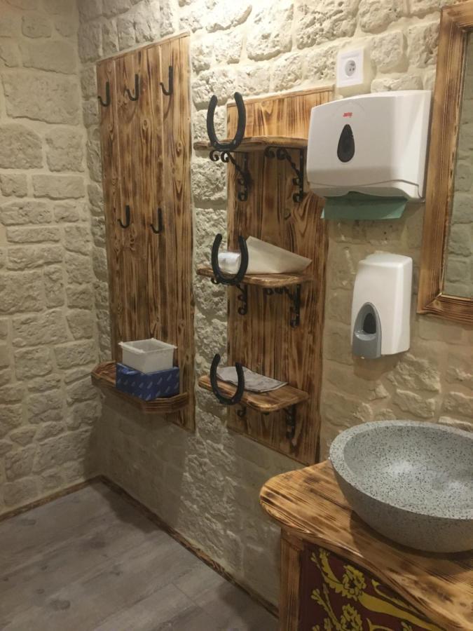 Chambre D'Hote Medieval Du Vieux Bourg Chailloue Exterior foto
