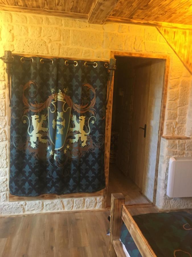 Chambre D'Hote Medieval Du Vieux Bourg Chailloue Exterior foto