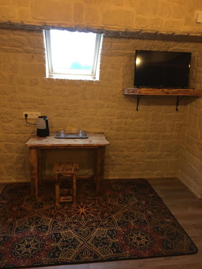 Chambre D'Hote Medieval Du Vieux Bourg Chailloue Exterior foto